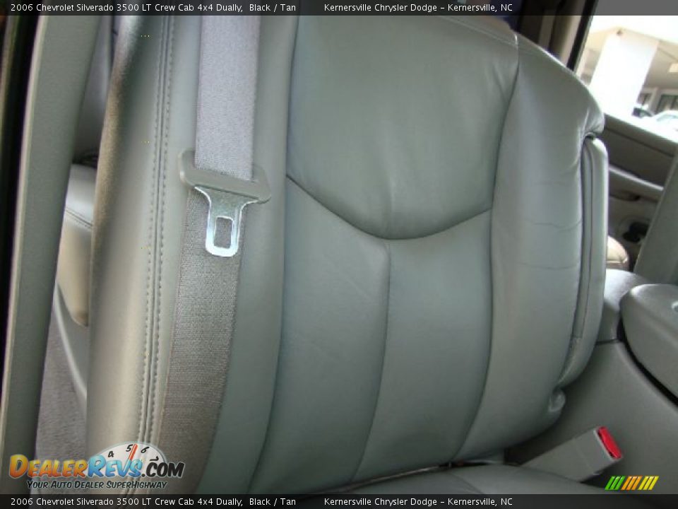 2006 Chevrolet Silverado 3500 LT Crew Cab 4x4 Dually Black / Tan Photo #16