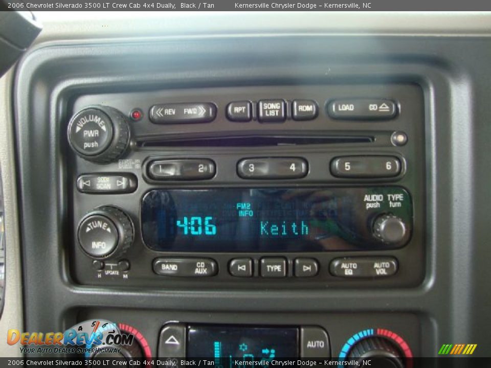 Controls of 2006 Chevrolet Silverado 3500 LT Crew Cab 4x4 Dually Photo #21