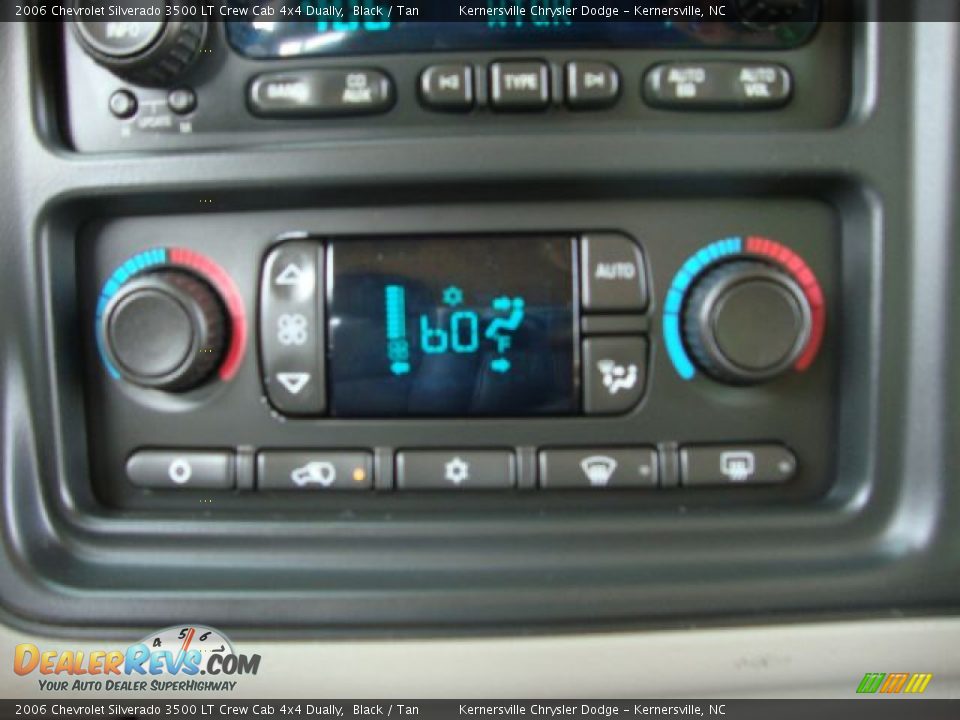 2006 Chevrolet Silverado 3500 LT Crew Cab 4x4 Dually Black / Tan Photo #22
