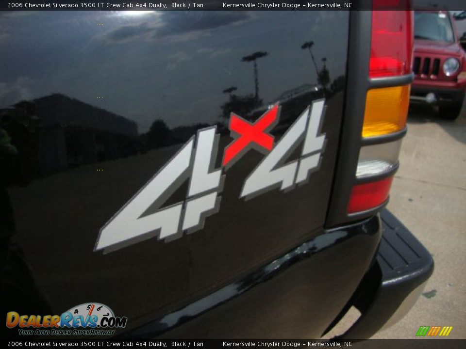 2006 Chevrolet Silverado 3500 LT Crew Cab 4x4 Dually Black / Tan Photo #35