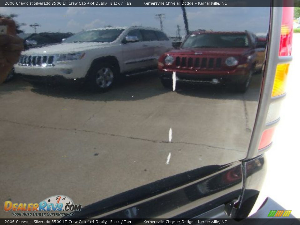 2006 Chevrolet Silverado 3500 LT Crew Cab 4x4 Dually Black / Tan Photo #36