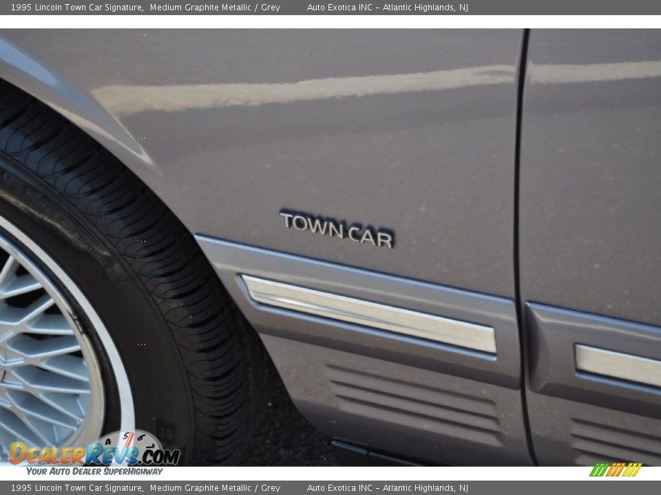 1995 Lincoln Town Car Signature Medium Graphite Metallic / Grey Photo #29