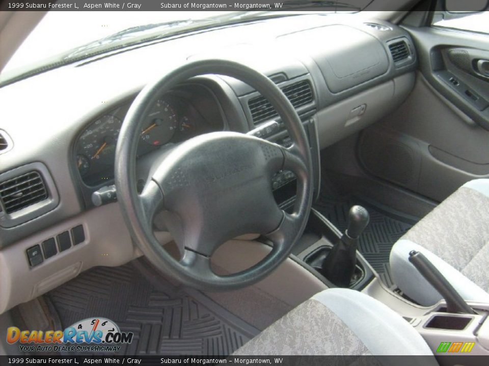 Gray Interior 1999 Subaru Forester L Photo 11