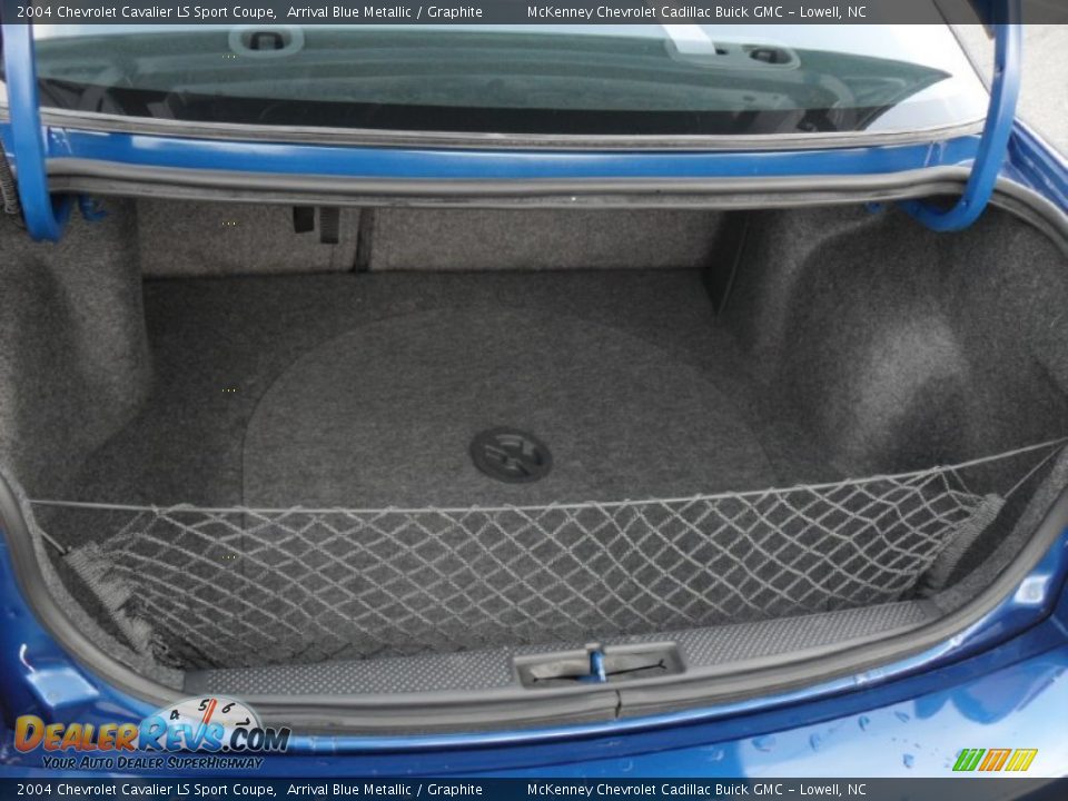 2004 Chevrolet Cavalier LS Sport Coupe Trunk Photo #15