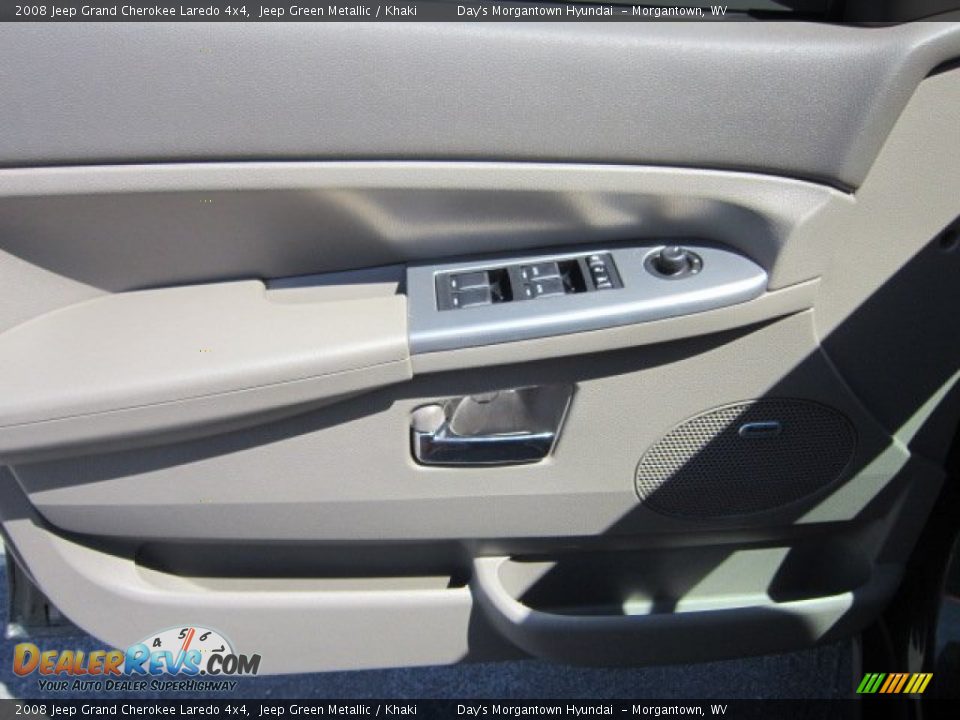 Door Panel of 2008 Jeep Grand Cherokee Laredo 4x4 Photo #12
