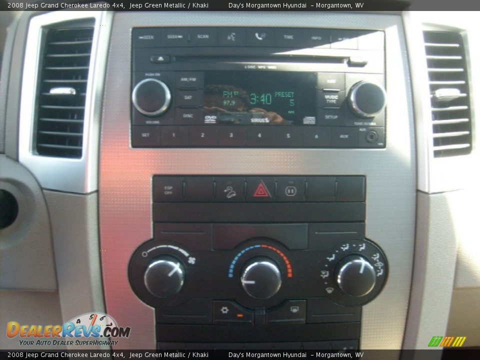 Controls of 2008 Jeep Grand Cherokee Laredo 4x4 Photo #19