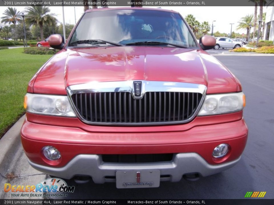 2001 Lincoln Navigator 4x4 Laser Red Metallic / Medium Graphite Photo #3