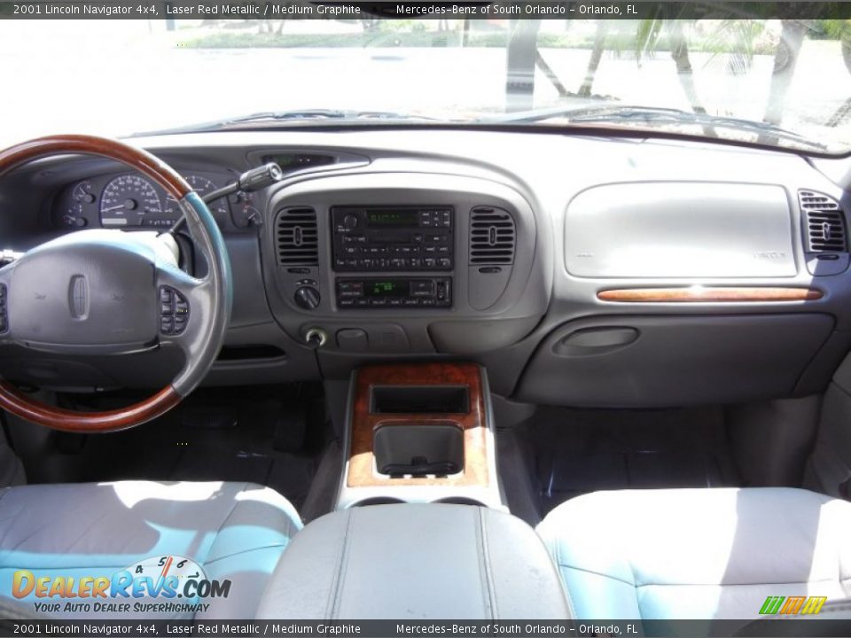 Dashboard of 2001 Lincoln Navigator 4x4 Photo #22