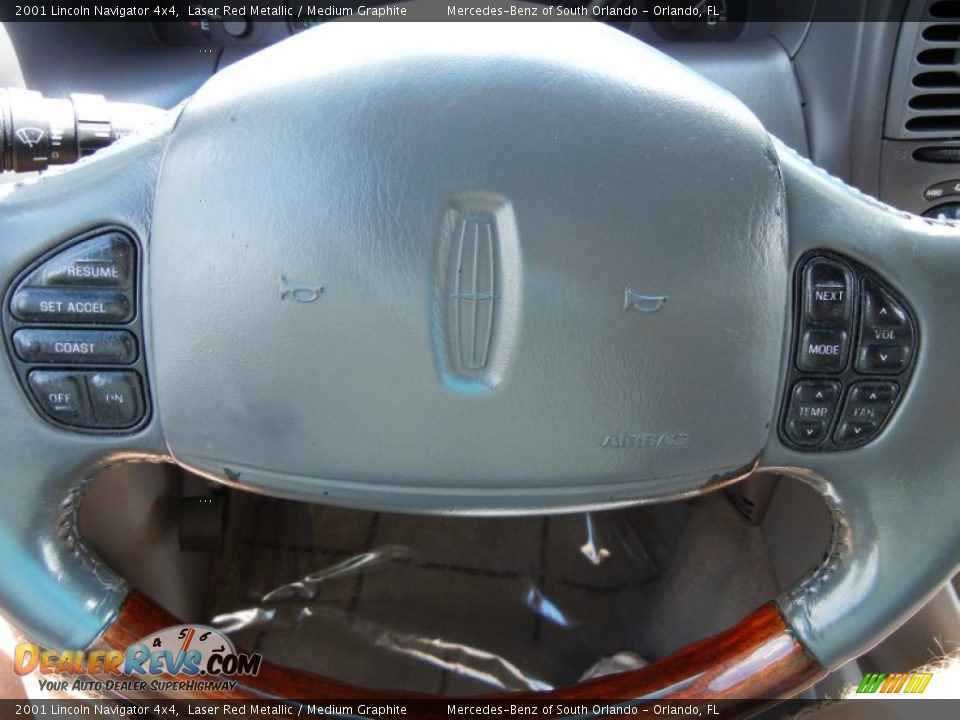 2001 Lincoln Navigator 4x4 Steering Wheel Photo #24