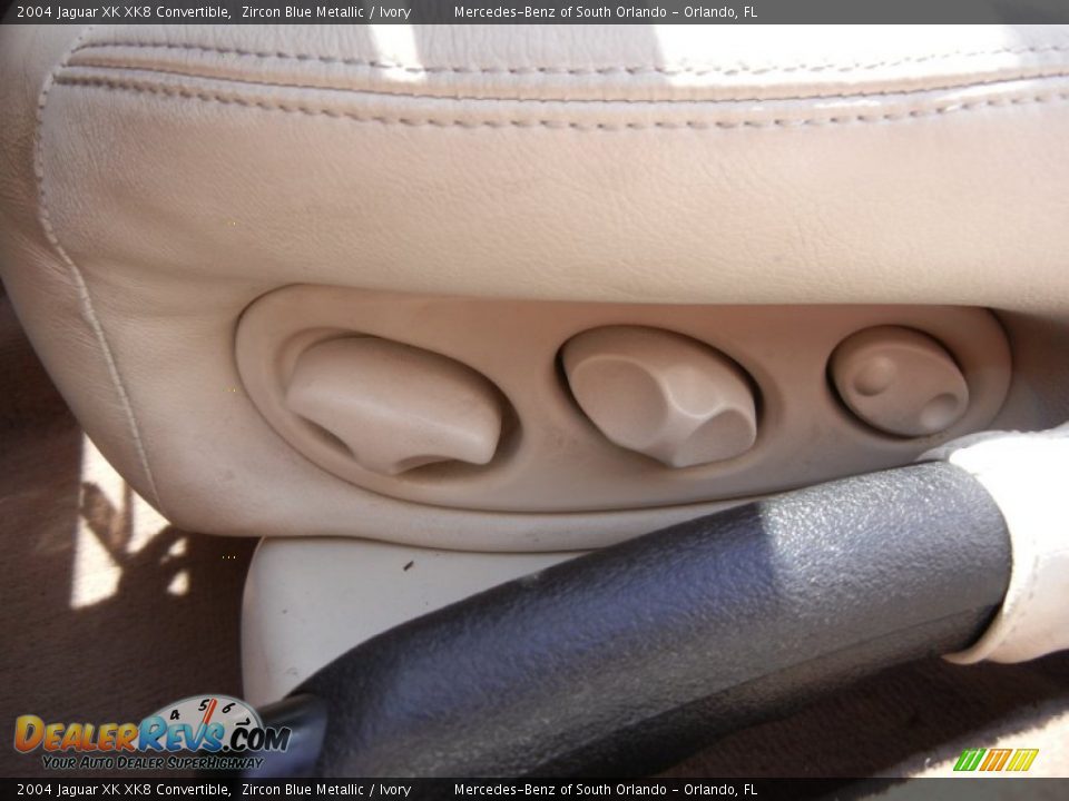 2004 Jaguar XK XK8 Convertible Zircon Blue Metallic / Ivory Photo #19