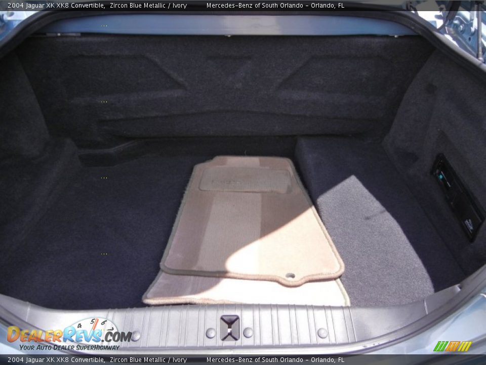 2004 Jaguar XK XK8 Convertible Zircon Blue Metallic / Ivory Photo #33
