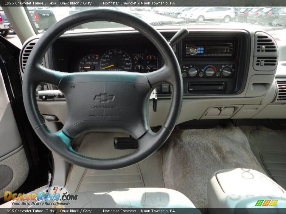 Dashboard of 1996 Chevrolet Tahoe LT 4x4 Photo #11