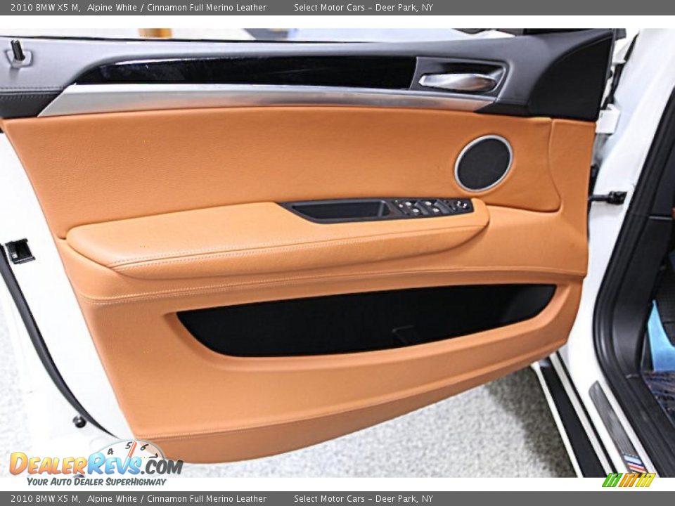 Door Panel of 2010 BMW X5 M  Photo #10