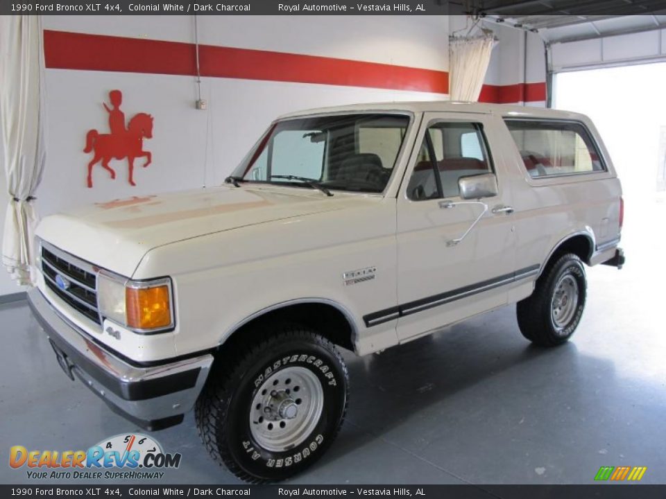 1990 Ford Bronco XLT 4x4 Colonial White / Dark Charcoal Photo #1