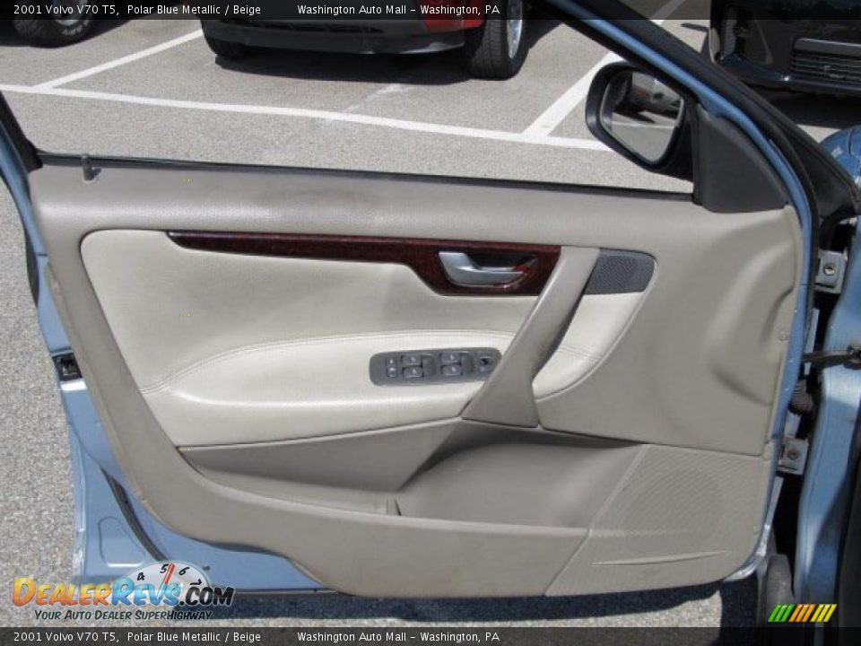 Door Panel of 2001 Volvo V70 T5 Photo #12