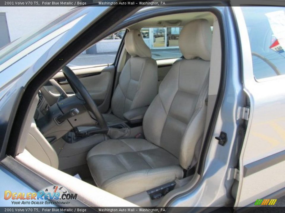 Beige Interior - 2001 Volvo V70 T5 Photo #13