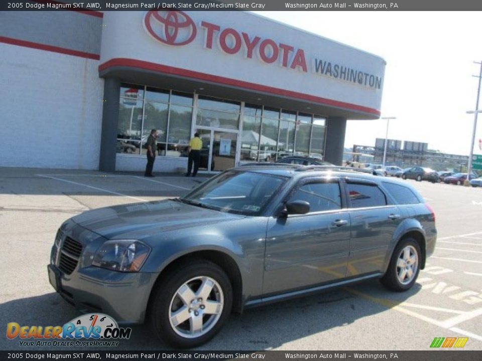 2005 Dodge Magnum SXT AWD Magnesium Pearl / Dark Slate Gray/Medium Slate Gray Photo #1