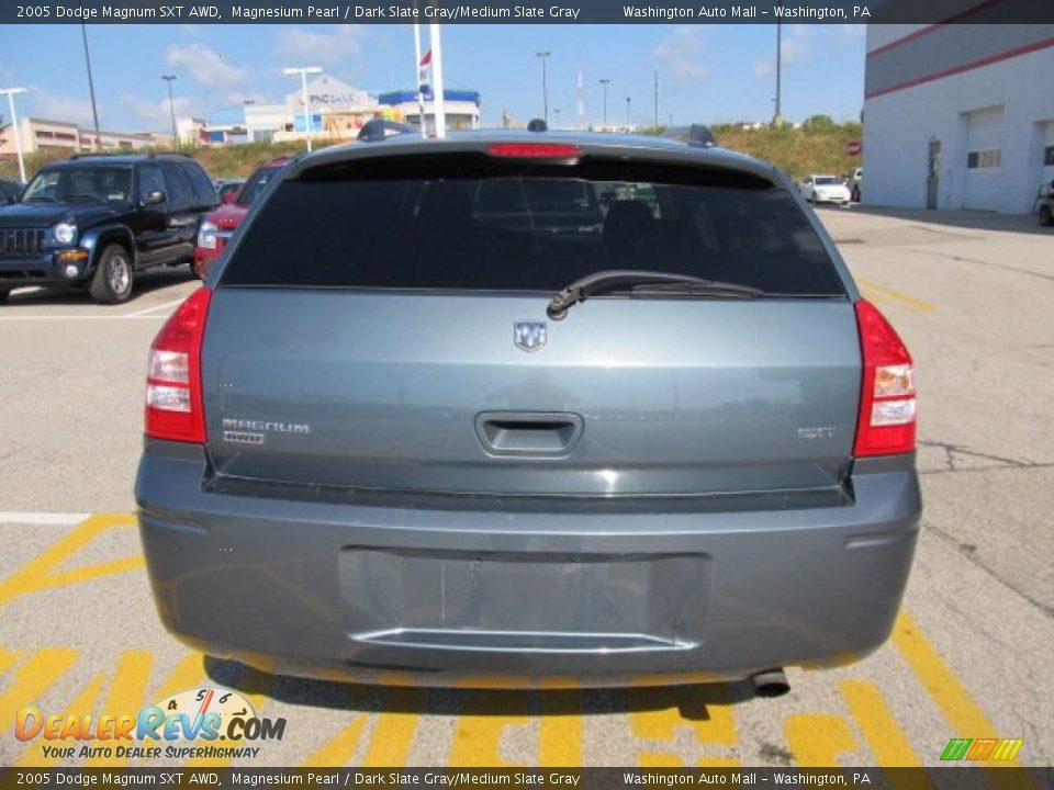 2005 Dodge Magnum SXT AWD Magnesium Pearl / Dark Slate Gray/Medium Slate Gray Photo #6