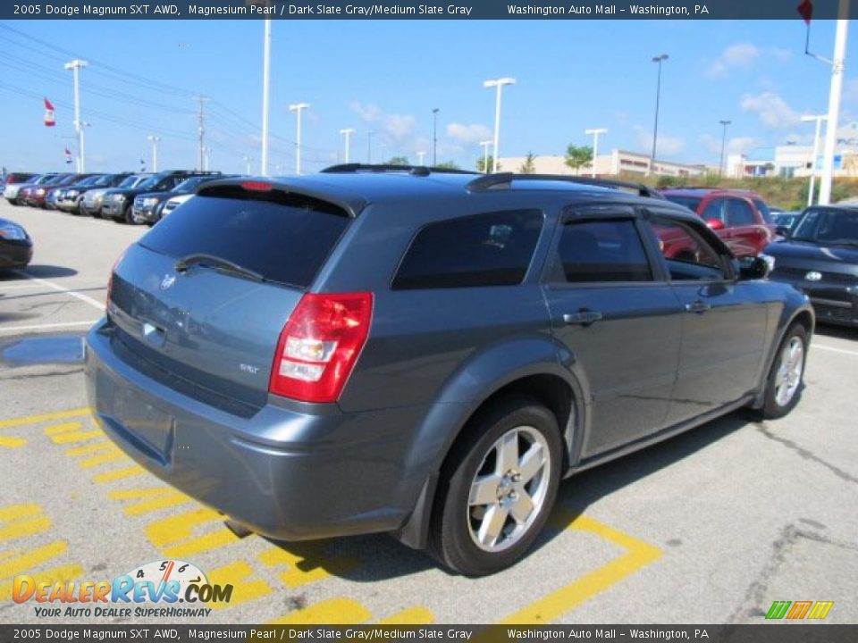 2005 Dodge Magnum SXT AWD Magnesium Pearl / Dark Slate Gray/Medium Slate Gray Photo #7