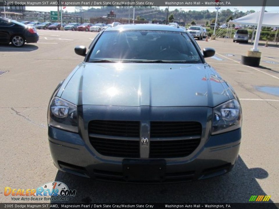 2005 Dodge Magnum SXT AWD Magnesium Pearl / Dark Slate Gray/Medium Slate Gray Photo #10