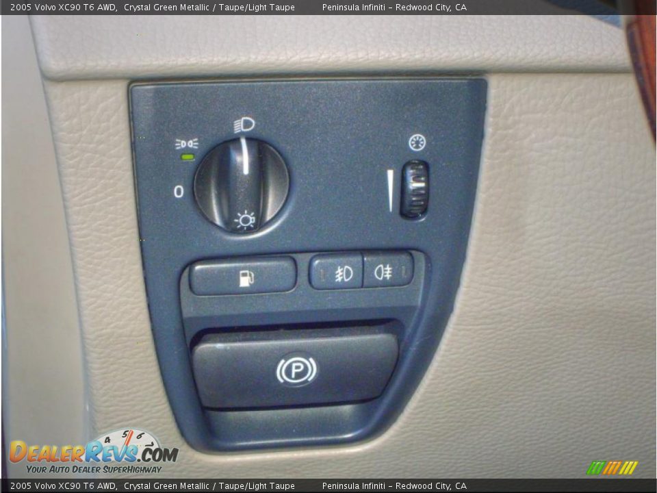2005 Volvo XC90 T6 AWD Crystal Green Metallic / Taupe/Light Taupe Photo #19