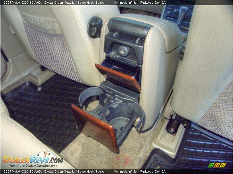 2005 Volvo XC90 T6 AWD Crystal Green Metallic / Taupe/Light Taupe Photo #28