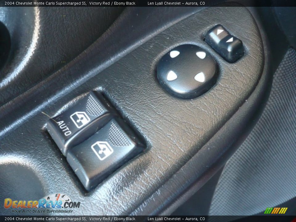 Controls of 2004 Chevrolet Monte Carlo Supercharged SS Photo #8