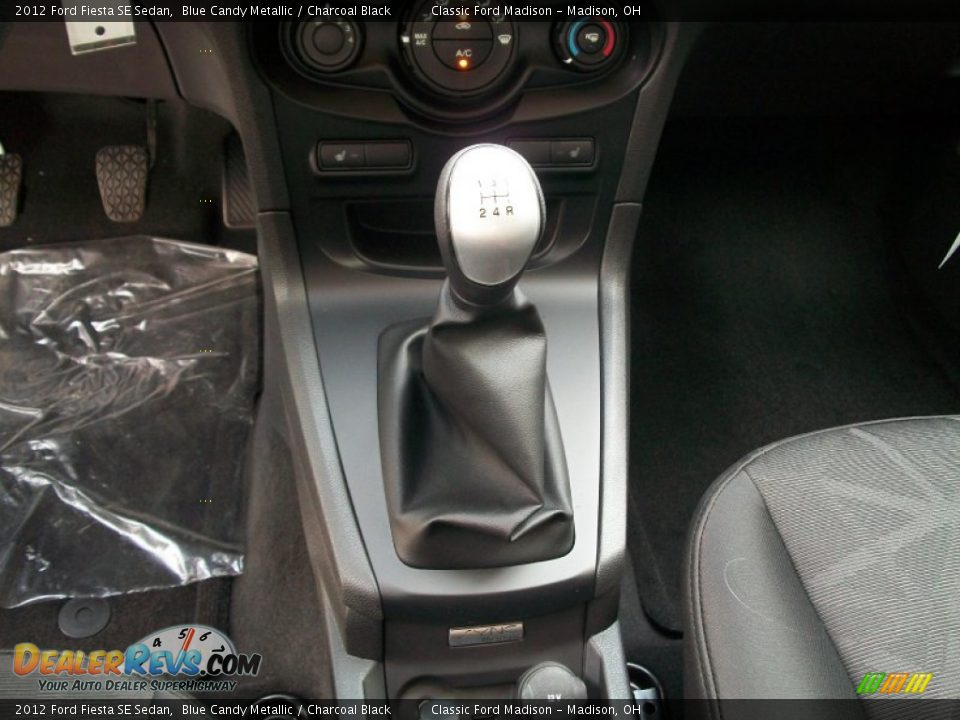 2012 Ford Fiesta SE Sedan Shifter Photo #13