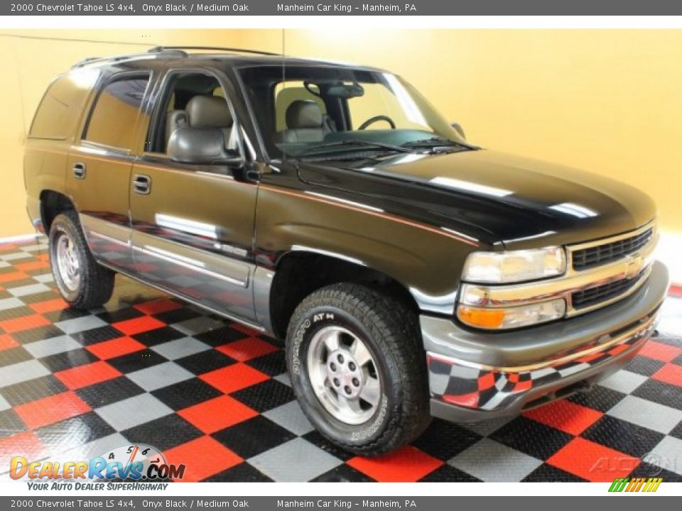 2000 Chevrolet Tahoe LS 4x4 Onyx Black / Medium Oak Photo #1