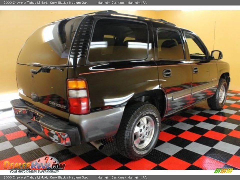 2000 Chevrolet Tahoe LS 4x4 Onyx Black / Medium Oak Photo #4