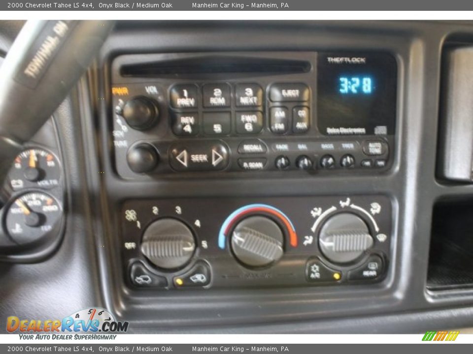 2000 Chevrolet Tahoe LS 4x4 Onyx Black / Medium Oak Photo #6