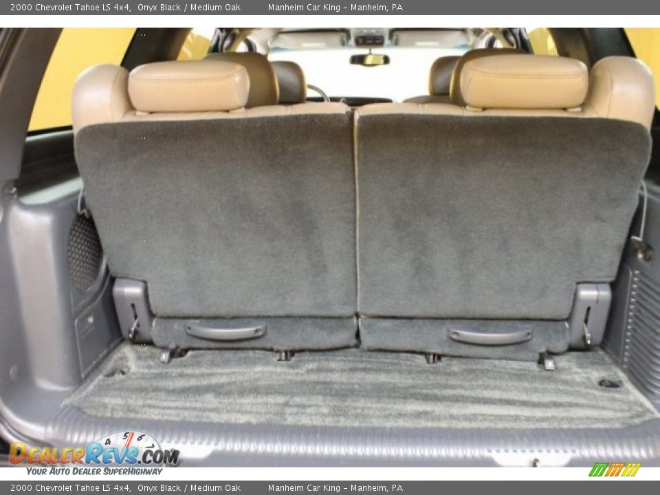 2000 Chevrolet Tahoe LS 4x4 Onyx Black / Medium Oak Photo #13