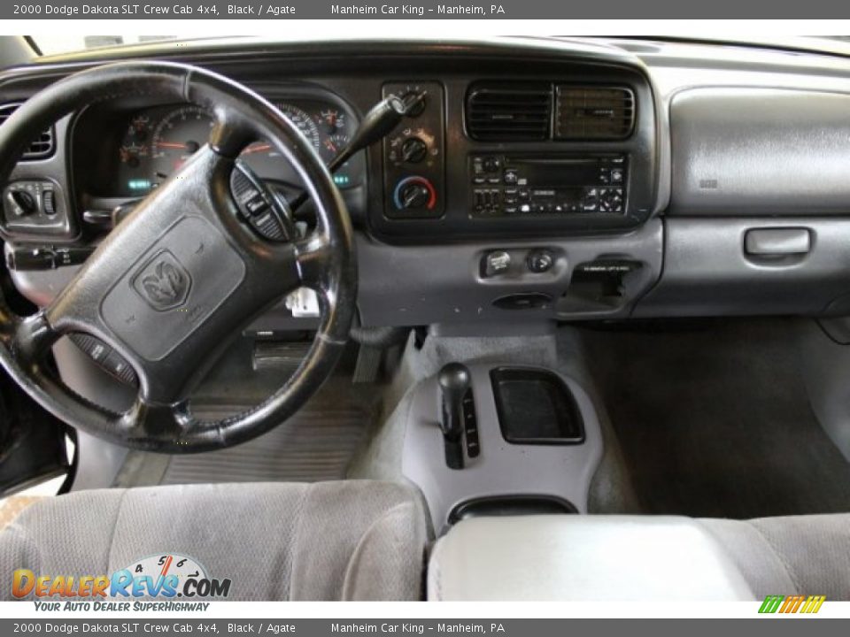Dashboard of 2000 Dodge Dakota SLT Crew Cab 4x4 Photo #5