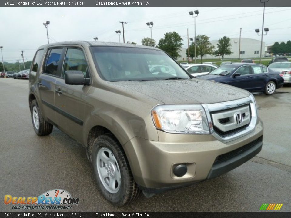 Front 3/4 View of 2011 Honda Pilot LX Photo #7