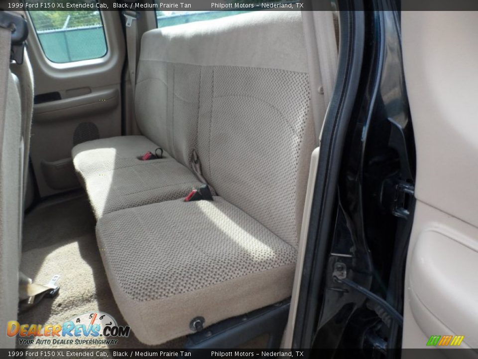 Medium Prairie Tan Interior - 1999 Ford F150 XL Extended Cab Photo #25