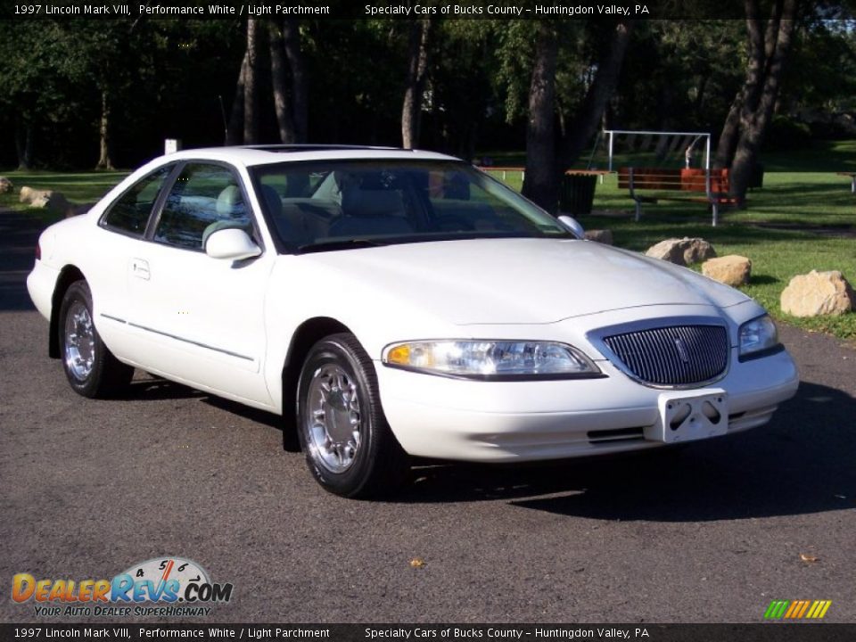 1997 Lincoln Mark VIII Performance White / Light Parchment Photo #2