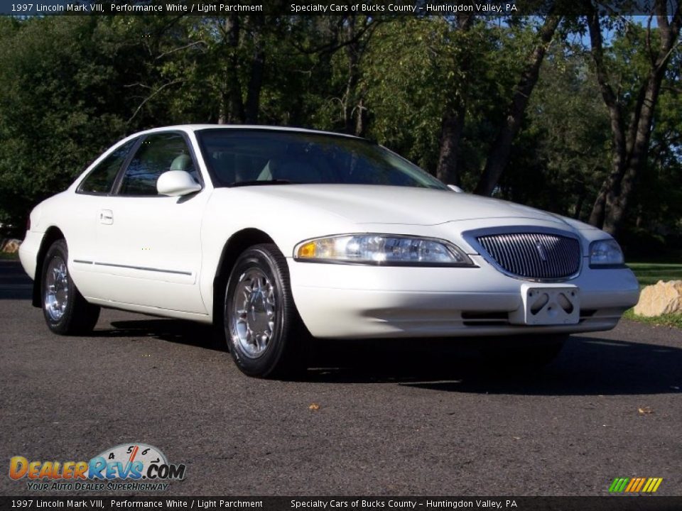 1997 Lincoln Mark VIII Performance White / Light Parchment Photo #3