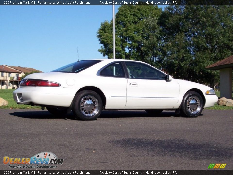 1997 Lincoln Mark VIII Performance White / Light Parchment Photo #6