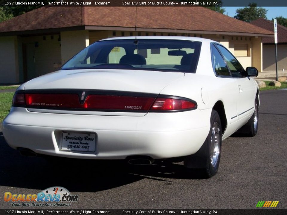 1997 Lincoln Mark VIII Performance White / Light Parchment Photo #9