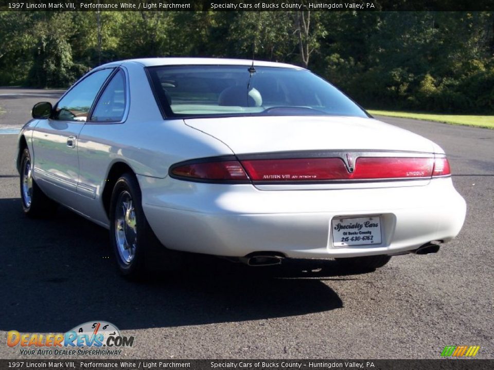 1997 Lincoln Mark VIII Performance White / Light Parchment Photo #10