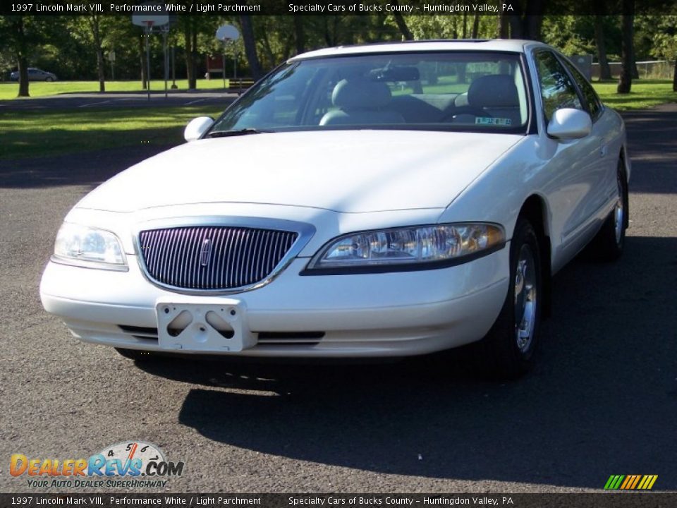 1997 Lincoln Mark VIII Performance White / Light Parchment Photo #13