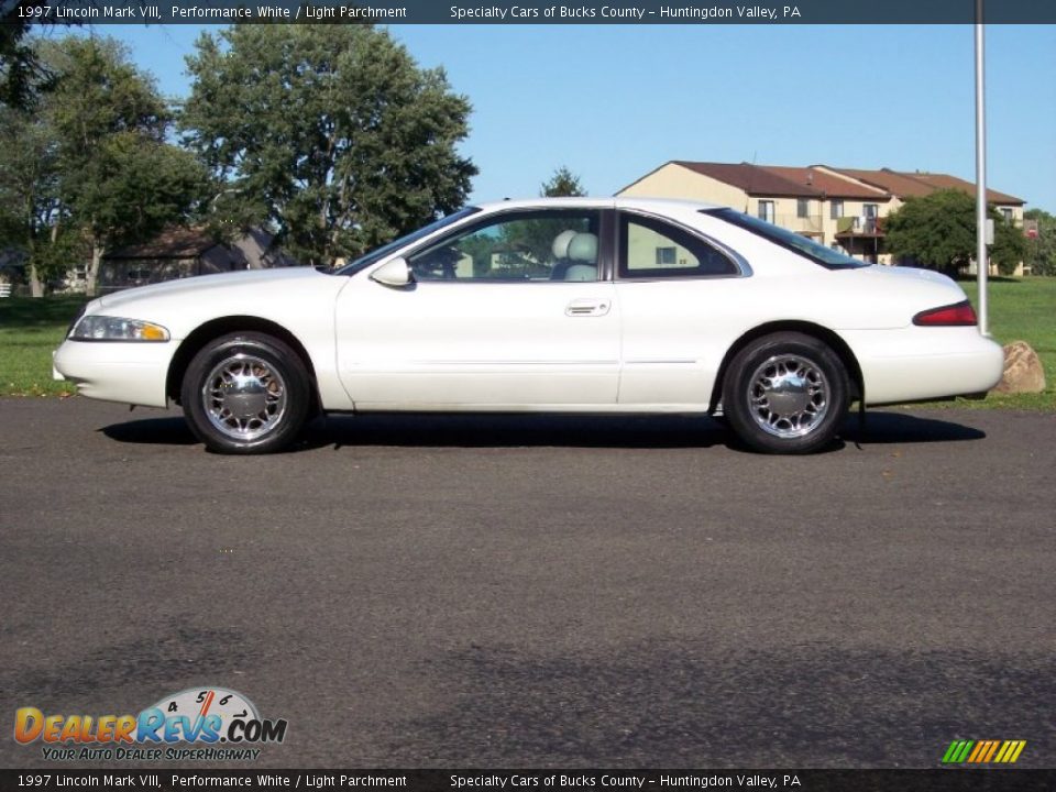 1997 Lincoln Mark VIII Performance White / Light Parchment Photo #16