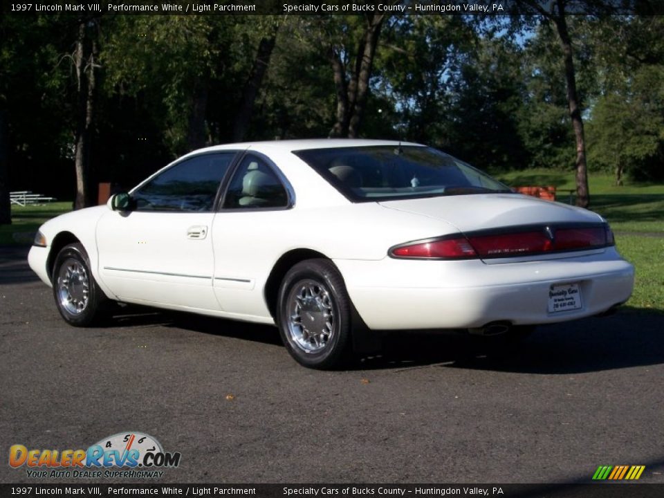 1997 Lincoln Mark VIII Performance White / Light Parchment Photo #18