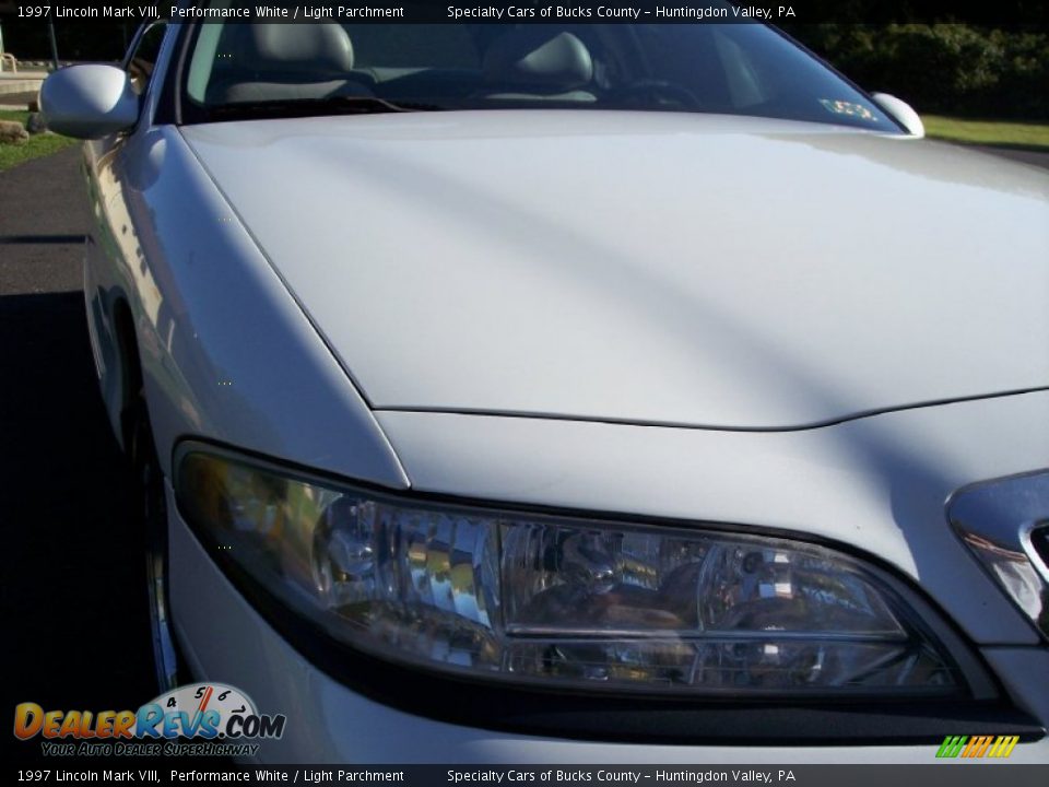 1997 Lincoln Mark VIII Performance White / Light Parchment Photo #21