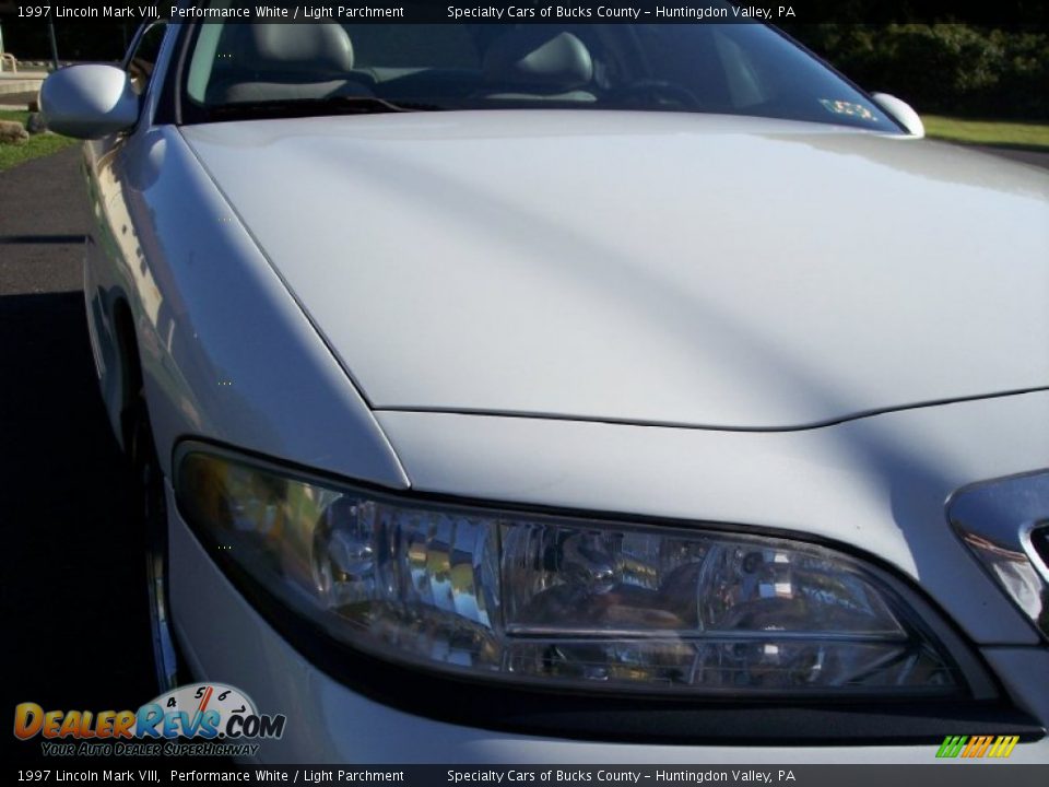 1997 Lincoln Mark VIII Performance White / Light Parchment Photo #21