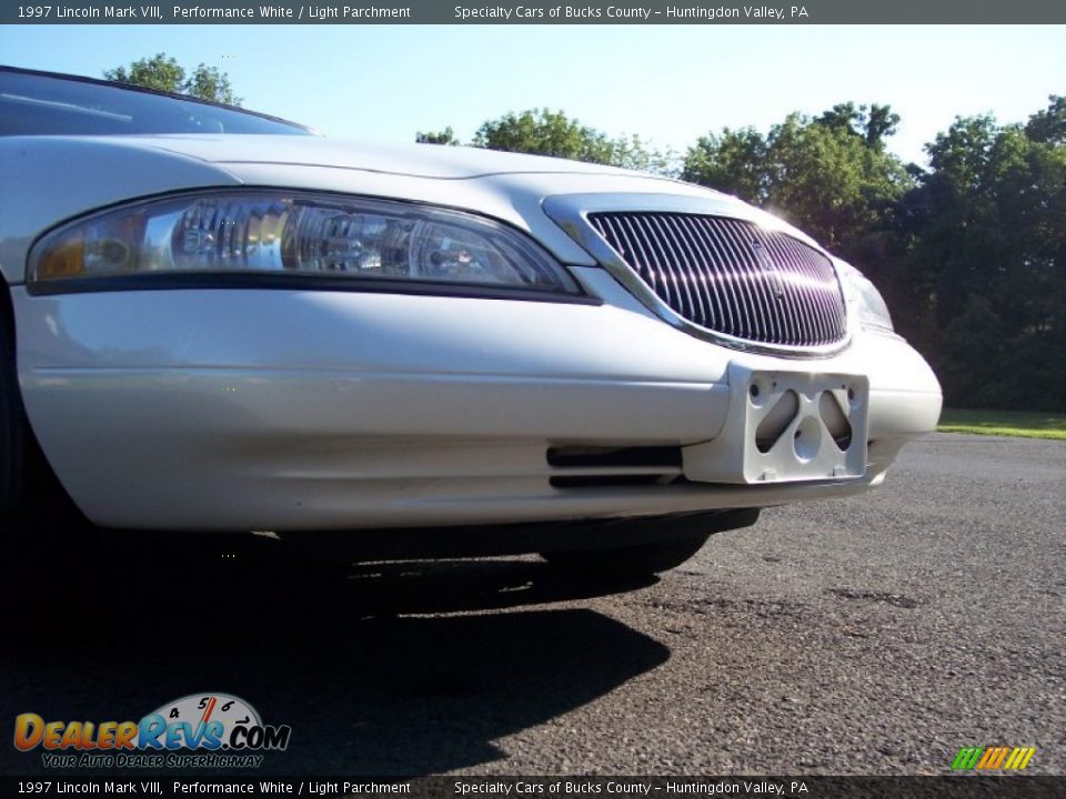 1997 Lincoln Mark VIII Performance White / Light Parchment Photo #29