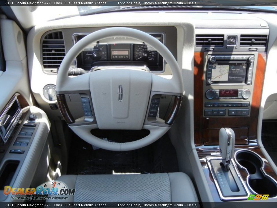 Dashboard of 2011 Lincoln Navigator 4x2 Photo #8