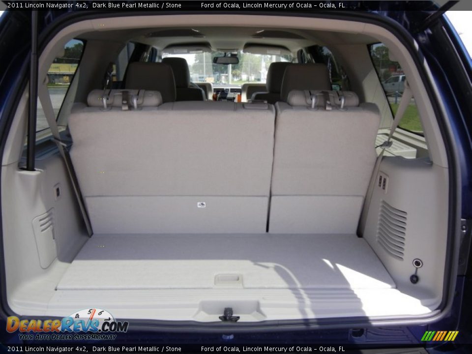 2011 Lincoln Navigator 4x2 Dark Blue Pearl Metallic / Stone Photo #11