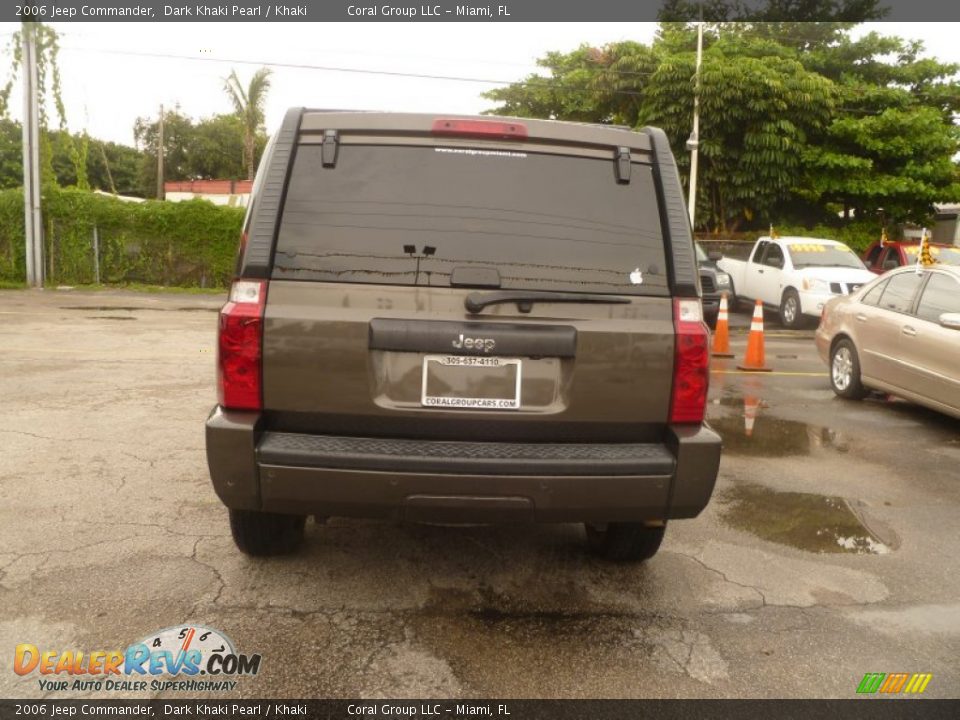 2006 Jeep Commander Dark Khaki Pearl / Khaki Photo #9