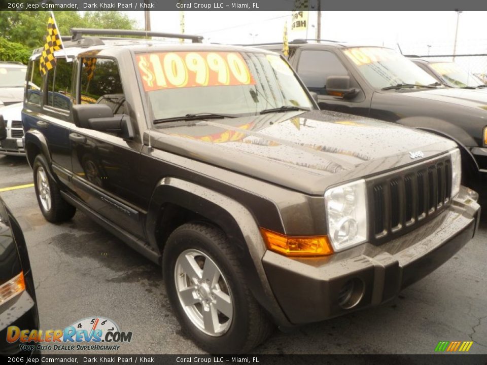 2006 Jeep Commander Dark Khaki Pearl / Khaki Photo #10